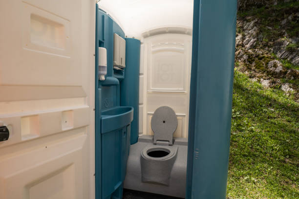 Porta potty delivery and setup in South Taft, CA